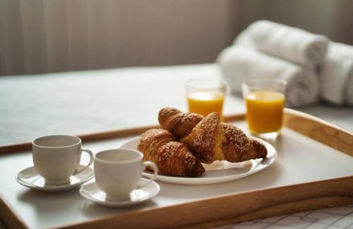 Magenta Apartment | Cadorna's Nest - Cozy and Central