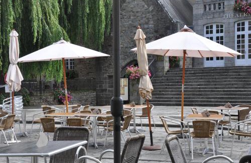 Dinan Hotel | Cafe Hotel du Theatre