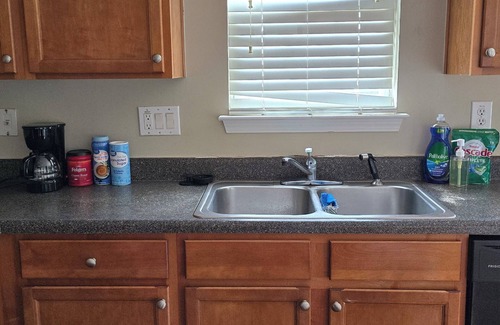 Lithia Springs House | CAJULS Guest House Near GA Aquarium, Six-flags,Mercedes-Benz Stadium,& Coca-Cola