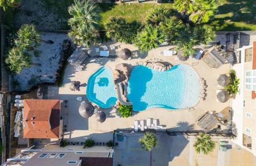 Port Aransas Apartment | Cajun Shrimp Min to Beach Resort Pool & Slide