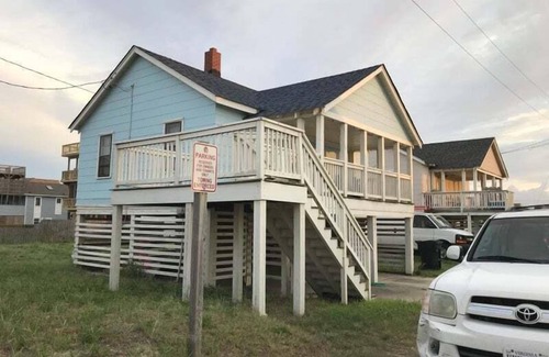 Kitty Hawk Cottage | Calico Jack's Galley (2-Bedroom Cottage) - Pets Allowed by RedAwning
