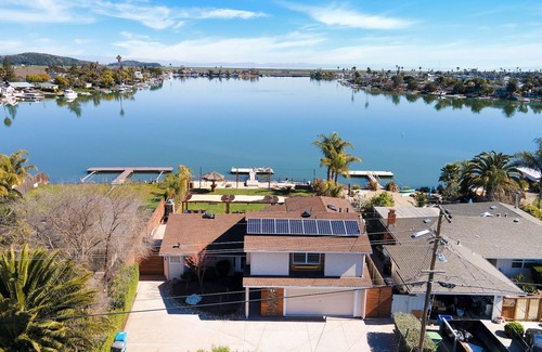 Novato Villa | California Dreaming- Beach Front Villa, SF-Napa wine country.