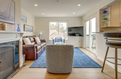 Edgemar - Pacific Manor House | California Vacation Rental w/ Smart TV & Balcony