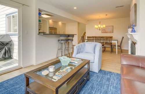 Edgemar - Pacific Manor House | California Vacation Rental w/ Smart TV & Balcony