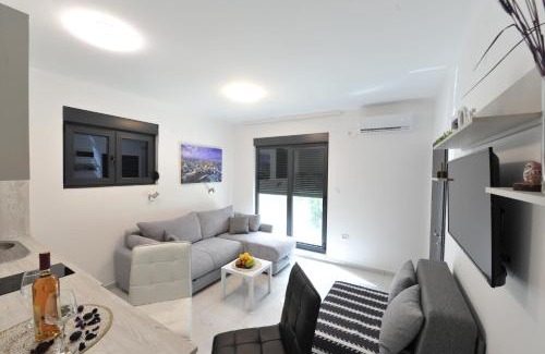 Igalo Apartment | Calla Lux Studio