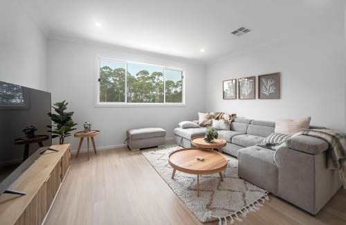 Callala Bay House | Callala Chill Jervis Bay - Short Walk to Creek