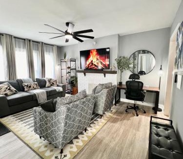 Sylvan Hills House | Calm 4BR-3BA 10 min DT Airport by LSP Homes