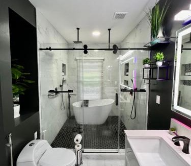 Sylvan Hills House | Calm 4BR-3BA 10 min DT Airport by LSP Homes