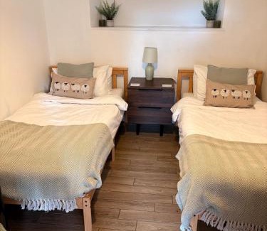 Glandyfi House | Calm country cottage
