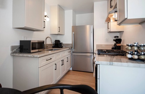 Summerland Condo | Calming & Serene | Authentic Decor | Seaside