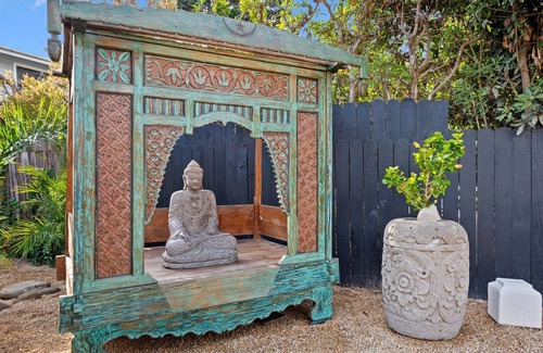 Summerland Condo | Calming & Serene | Authentic Decor | Seaside