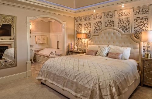 Touchet Bed & Breakfast | Cameo Heights Mansion and The Vine Fine Dining Restaurant