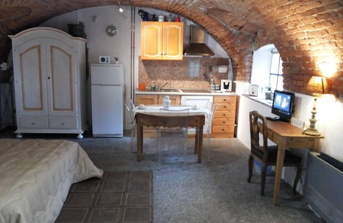 Cossato House | Camera Suite In Ambiente Del 700