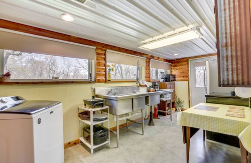 Mirabile Apartment | Cameron Nature Retreat: Hike, Bike & More!