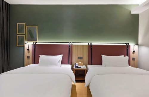 Yuzhong Hotel | Campanile Hotel Hongya Cave
