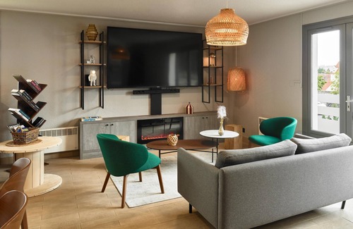 Chelles Hotel | Campanile NATURE - Marne La Vallée - Chelles