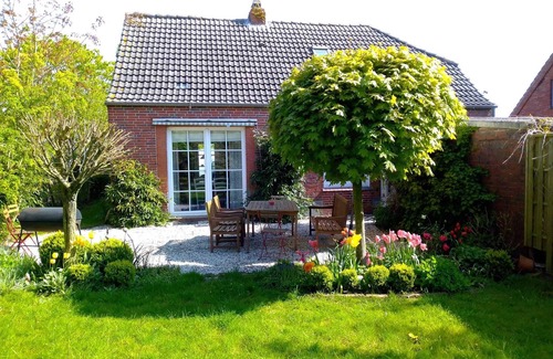 Campen House | Campen Cottage - relaxed, rustic cottage in shabby chic style near the coast