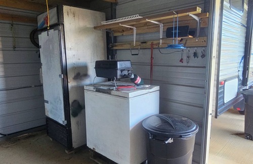 Negreet House | Camper with Private Pond