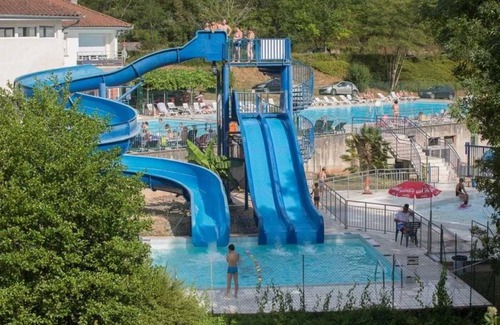 Collonges-la-Rouge House | Camping 3 étoiles proche Dordogne - eeiici