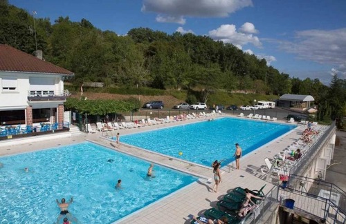 Collonges-la-Rouge House | Camping 3 étoiles proche Dordogne - eeiici