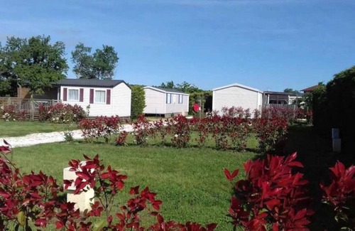 Le Boulou House | Camping 3 étoiles - Piscine - ef0ib0