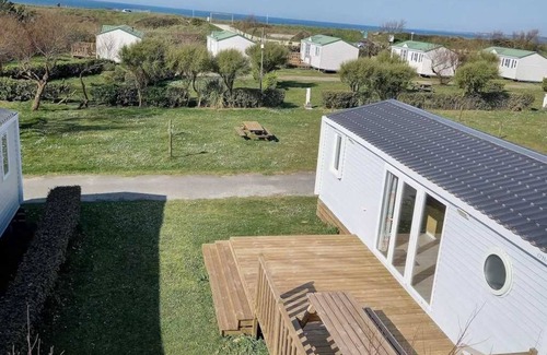 Kerroch House | Camping 3 étoiles - Piscine - eehgii