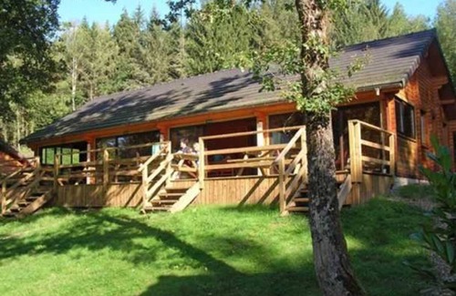 Correze House | Camping 3 étoiles - Piscine - eehihh