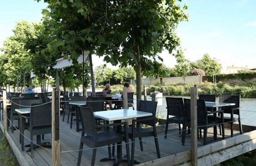 Villeneuve-les-Beziers House | Camping 4 étoiles - Piscine - ccaffcg