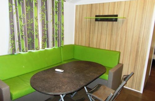 Villevaude Hotel | Camping Le Parc de Paris