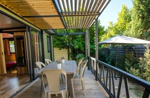 Saint-Jeannet Ski Chalet | Camping Les Cent Chênes**** - Cozy 3-room chalet for 5 people
