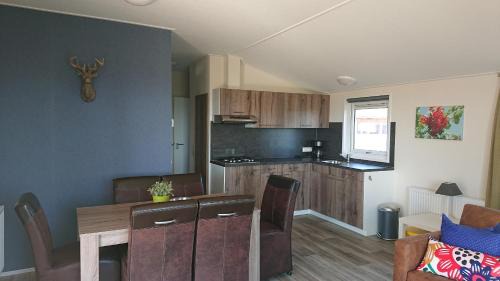 Remersdaal Ski Chalet | Camping Natuurlijk Limburg - chalet 6persoons