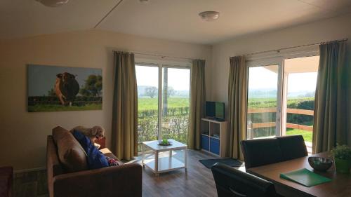 Remersdaal Ski Chalet | Camping Natuurlijk Limburg - chalet 6persoons