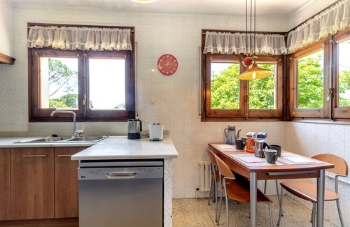 Macanet de Cabrenys House | Can Cardina - House with garden close to France