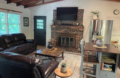 Cumming Cottage | Canada Cottage/Sauna Cold Plunge Firepit Fishing/South Lake Lanier