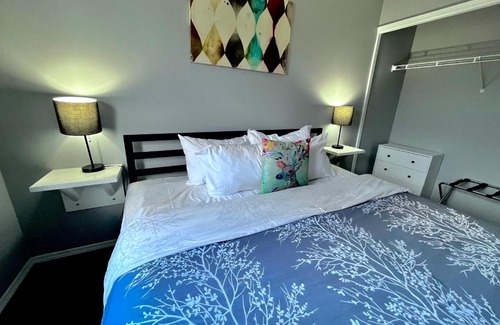 Canmore Apartment | Canadian Rockies Chalets by Trilink - 2 & 3 Bedroom Condos - Self Check-In - Walking Distance to Downtown - Free Parking - Pet-Friendly - No AC