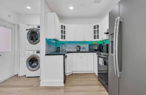 Kendale Lakes Villa | Canal-Side Townhouse w/Pool & Firepit