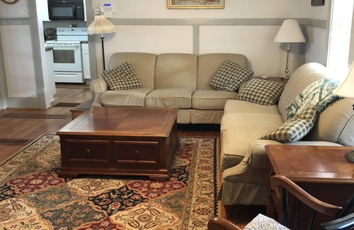 Middlesex House | Canandaigua Lake Waterfront Cottage