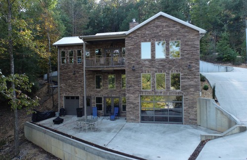 Jasper House | Candy on Clear Creek | 3 Bed, 2 Bath