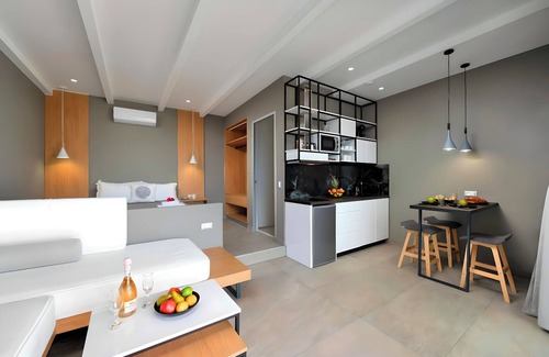 Vathi Cabin | Canes Suite Private Pool