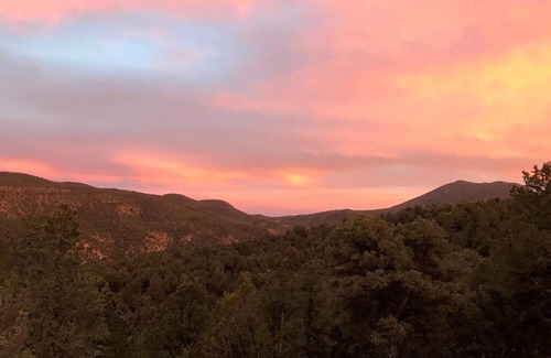 Tyrone Apartment | Canta a mi Alma (Sings to my Soul) with the Gila National Forest at front/back