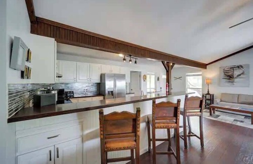 Canyon Lake House | Canyon Springs Cove in Canyon Lake, on boat ramp