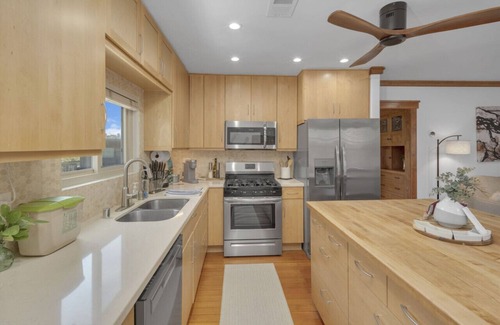 University Heights House | Canyonview UPPER LEVEL