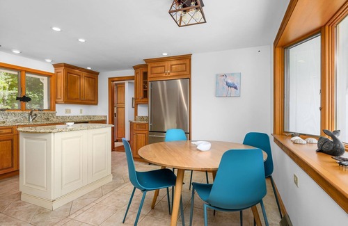 East Dennis House | Cape Cod Charm: Bay Views & Family Fun