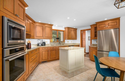 East Dennis House | Cape Cod Charm: Bay Views & Family Fun