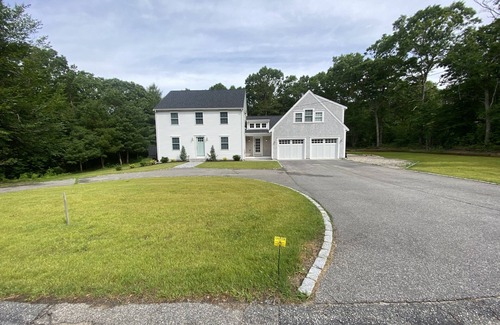 Marstons Mills House | Cape Cod location with 6 bedrooms and 4 baths, well furnished for your comfort!
