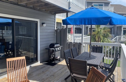 Port St. Joe House | Cape Happy Hour on pond w/Gulf View: 115 steps to beach and beachfront pool