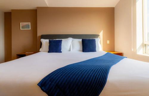 El Yaqui House | Capitalia Near to ABC Hospital with Gym Parking