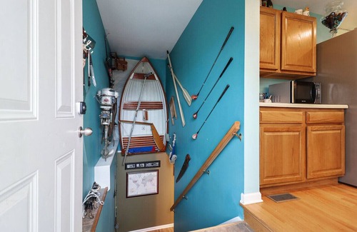 Fox Lake House | Captain`s Quarters 2/2 Lake Life Dream Home with Hot Tub