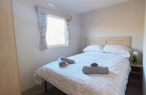 Perranporth House | Caravan on Haven resort and small walk to beach!