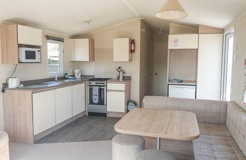 Saint Cyrus House | Caravan with one double and two twin.